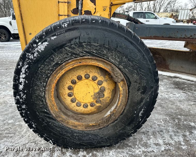 image for item DW4394 2007 John Deere 772D motor grader