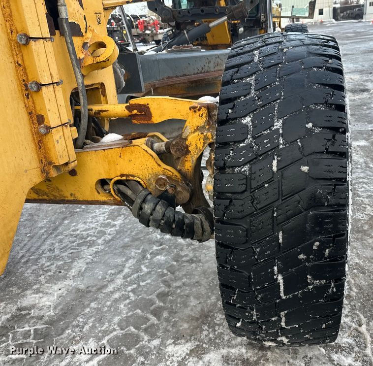 image for item DW4394 2007 John Deere 772D motor grader