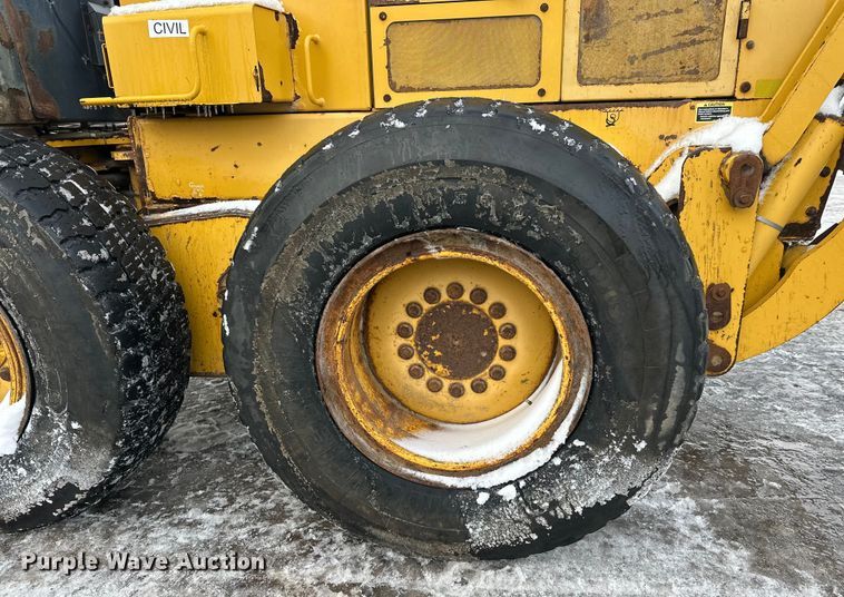 image for item DW4394 2007 John Deere 772D motor grader