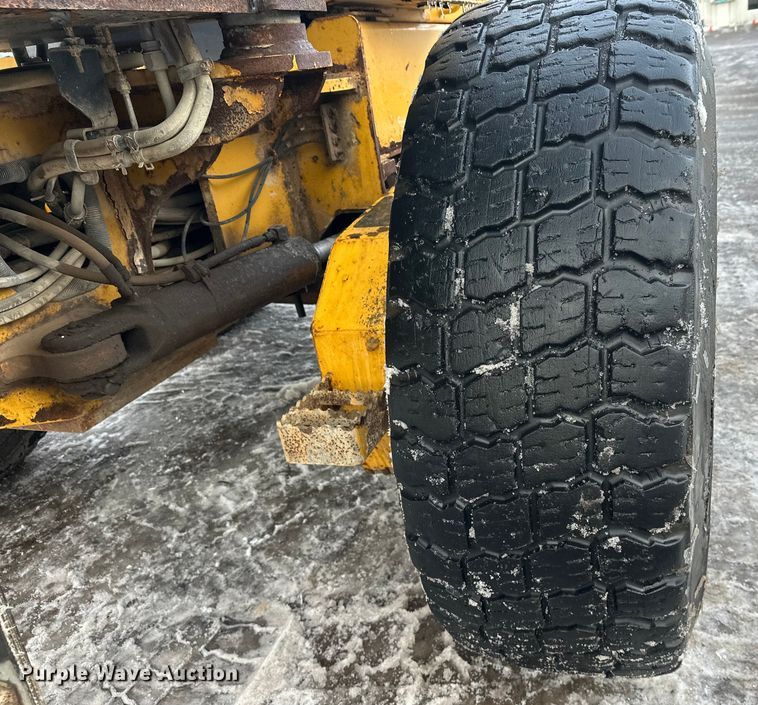 image for item DW4394 2007 John Deere 772D motor grader