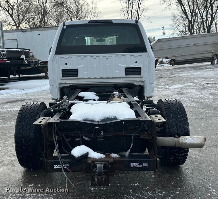 image for item DW4396 2017 Ford F350 Super Duty Crew Cab pickup truck cab and chassis