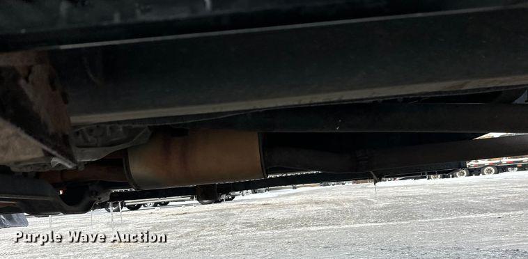 image for item DW4396 2017 Ford F350 Super Duty Crew Cab pickup truck cab and chassis