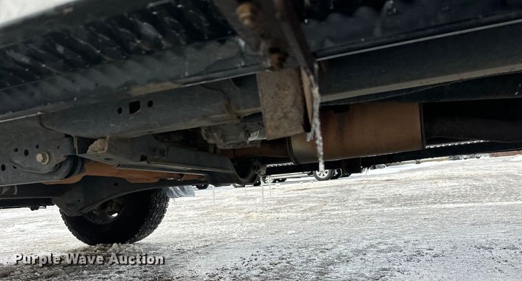 image for item DW4396 2017 Ford F350 Super Duty Crew Cab pickup truck cab and chassis