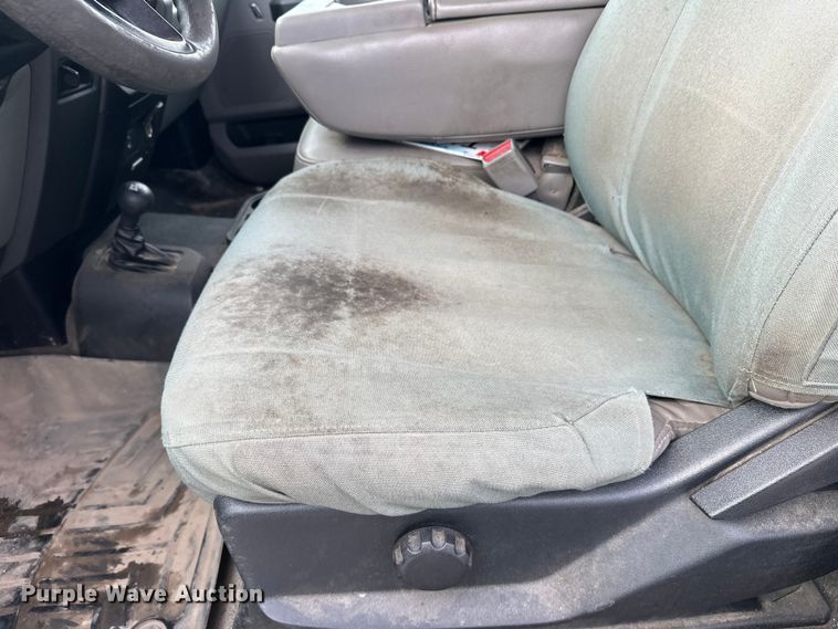 image for item DW4396 2017 Ford F350 Super Duty Crew Cab pickup truck cab and chassis