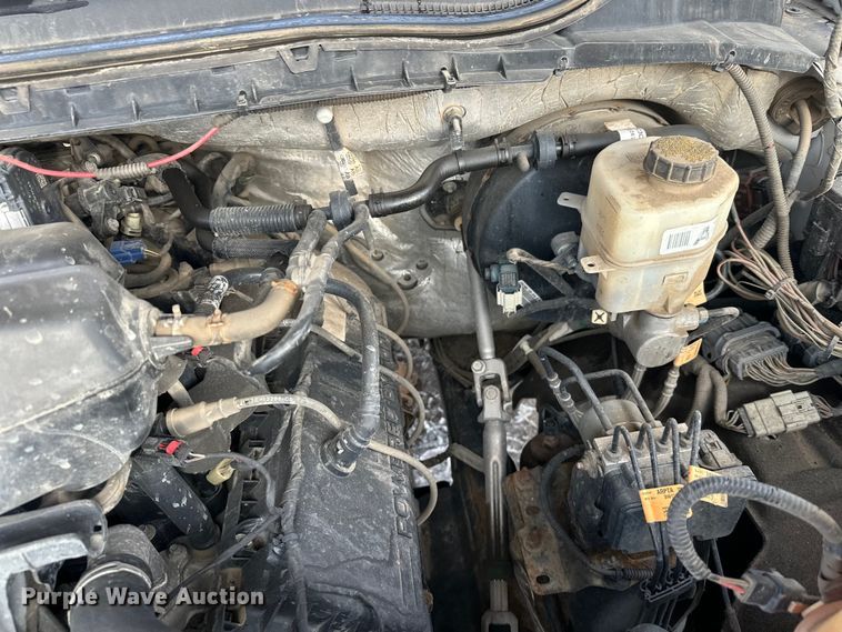 image for item DW4396 2017 Ford F350 Super Duty Crew Cab pickup truck cab and chassis