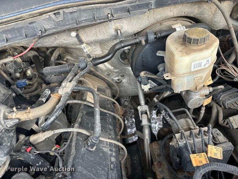 image for item DW4396 2017 Ford F350 Super Duty Crew Cab pickup truck cab and chassis