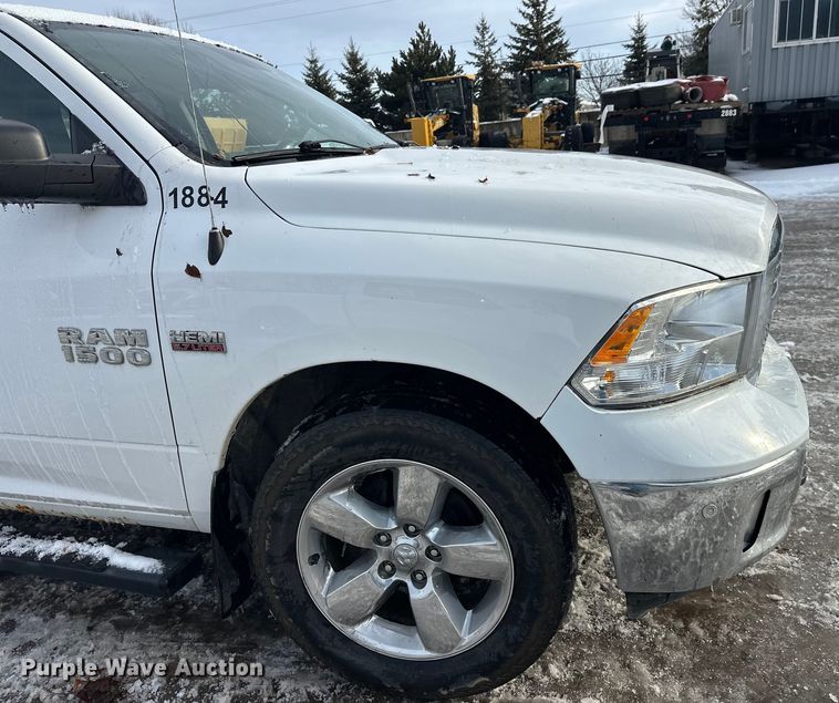 image for item DW4397 2016 RAM 1500 Crew Cab pickup truck