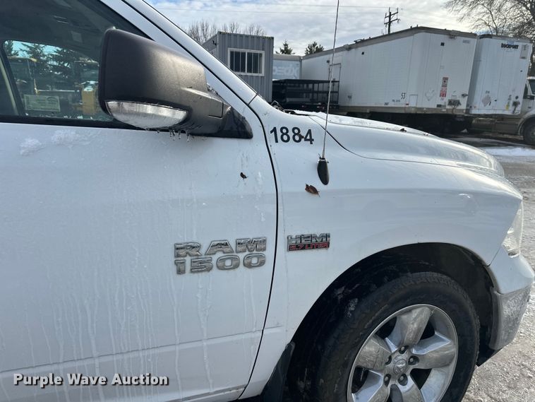 image for item DW4397 2016 RAM 1500 Crew Cab pickup truck