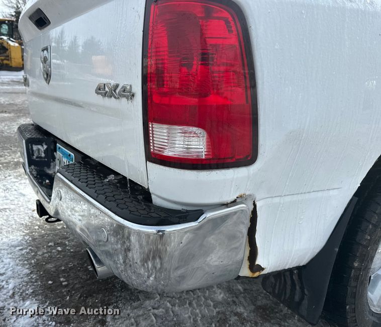 image for item DW4397 2016 RAM 1500 Crew Cab pickup truck