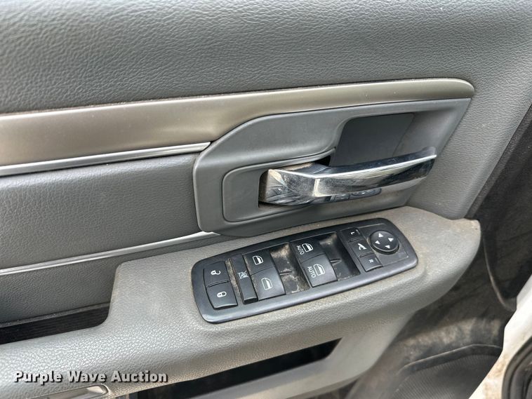 image for item DW4397 2016 RAM 1500 Crew Cab pickup truck