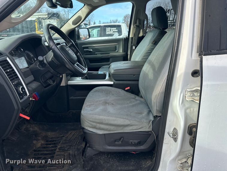 image for item DW4397 2016 RAM 1500 Crew Cab pickup truck