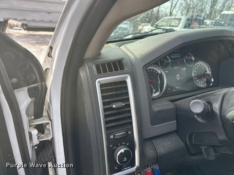 image for item DW4397 2016 RAM 1500 Crew Cab pickup truck