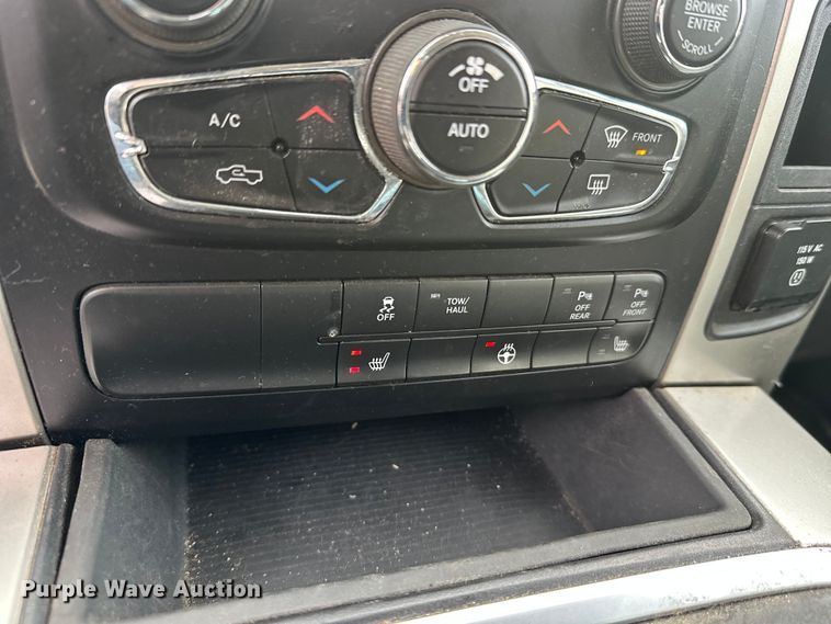 image for item DW4397 2016 RAM 1500 Crew Cab pickup truck