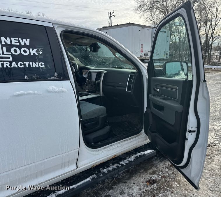 image for item DW4397 2016 RAM 1500 Crew Cab pickup truck