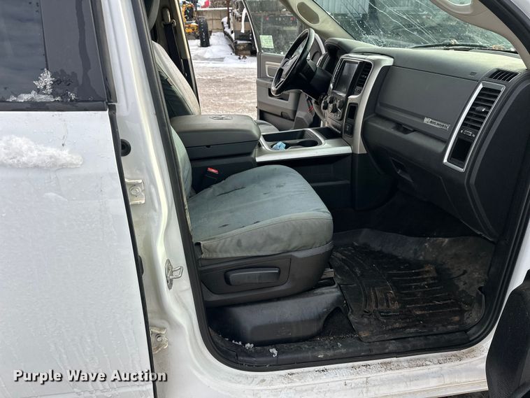 image for item DW4397 2016 RAM 1500 Crew Cab pickup truck