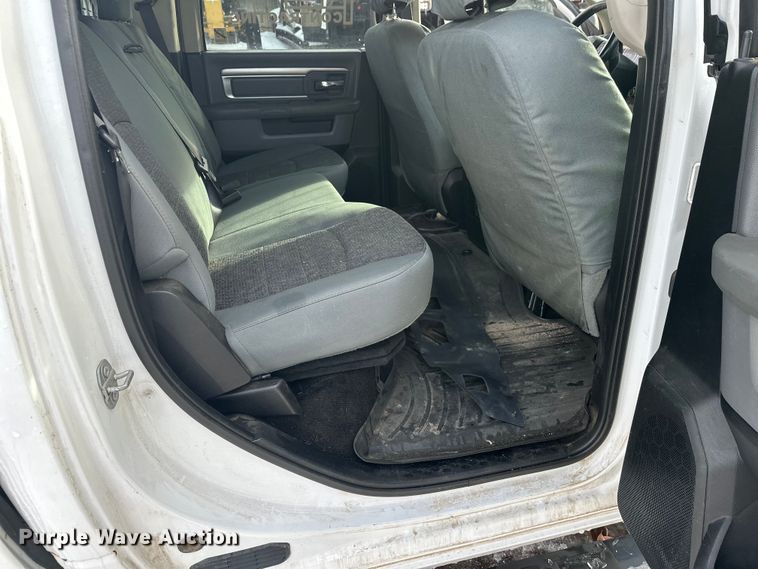 image for item DW4397 2016 RAM 1500 Crew Cab pickup truck