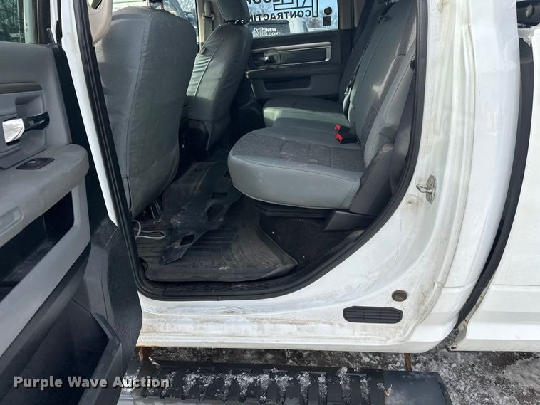 image for item DW4397 2016 RAM 1500 Crew Cab pickup truck