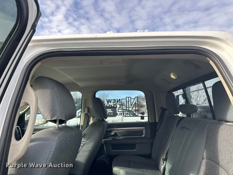 image for item DW4397 2016 RAM 1500 Crew Cab pickup truck