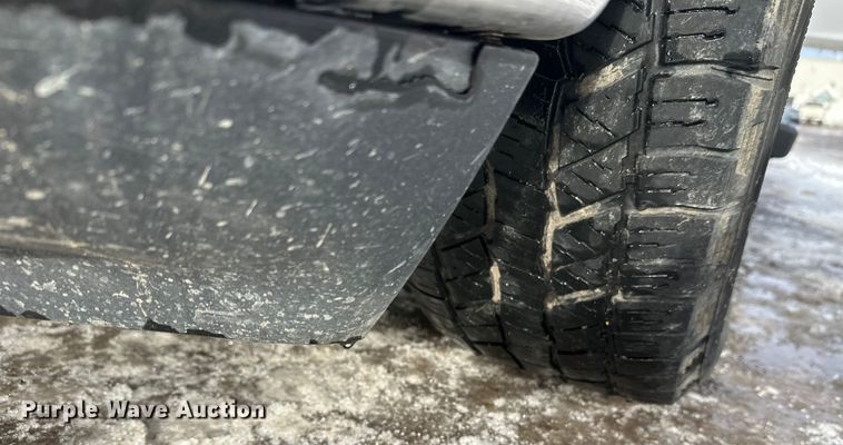 image for item DW4397 2016 RAM 1500 Crew Cab pickup truck