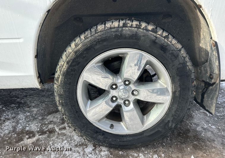 image for item DW4397 2016 RAM 1500 Crew Cab pickup truck