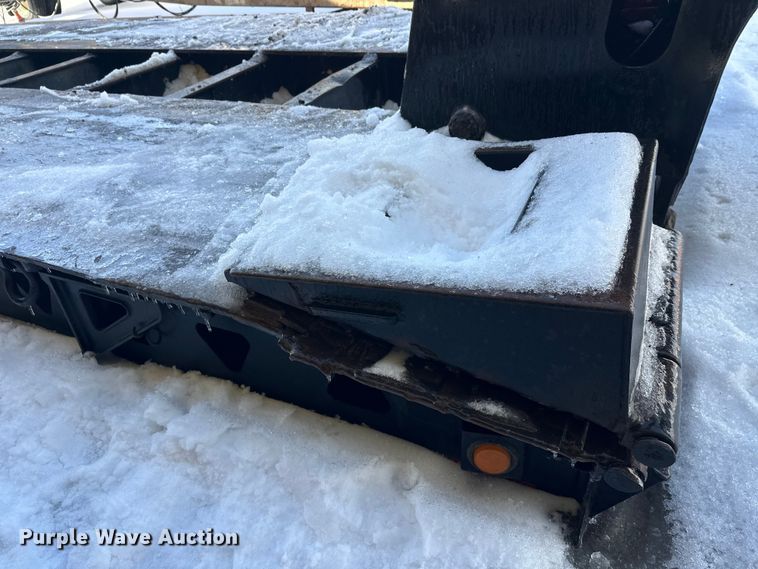 image for item DW4399 2005 Trail King Industries TK110HDG-533 lowboy equipment trailer