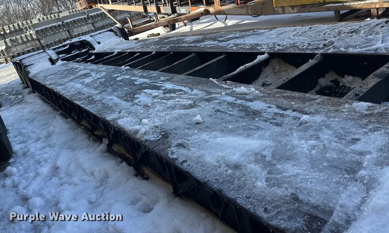 image for item DW4399 2005 Trail King Industries TK110HDG-533 lowboy equipment trailer