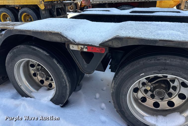 image for item DW4399 2005 Trail King Industries TK110HDG-533 lowboy equipment trailer