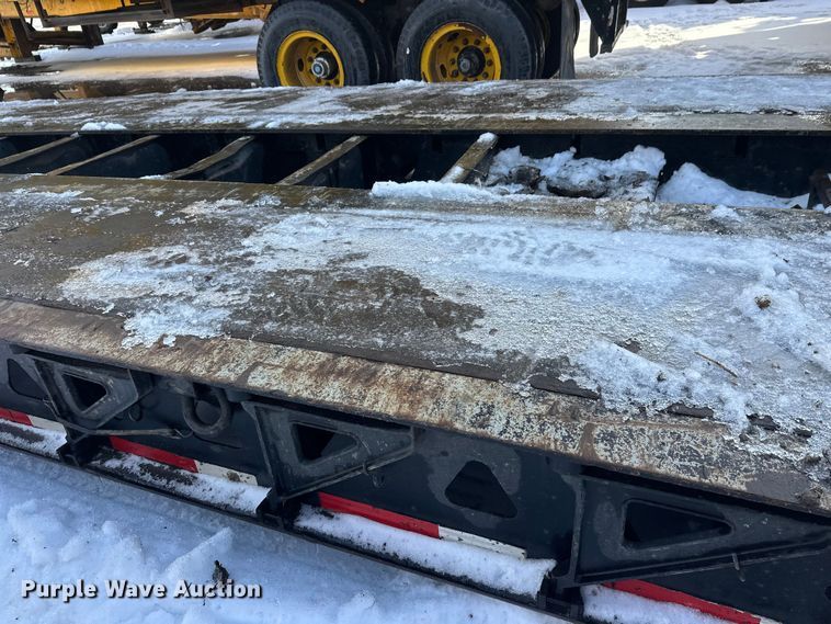 image for item DW4399 2005 Trail King Industries TK110HDG-533 lowboy equipment trailer