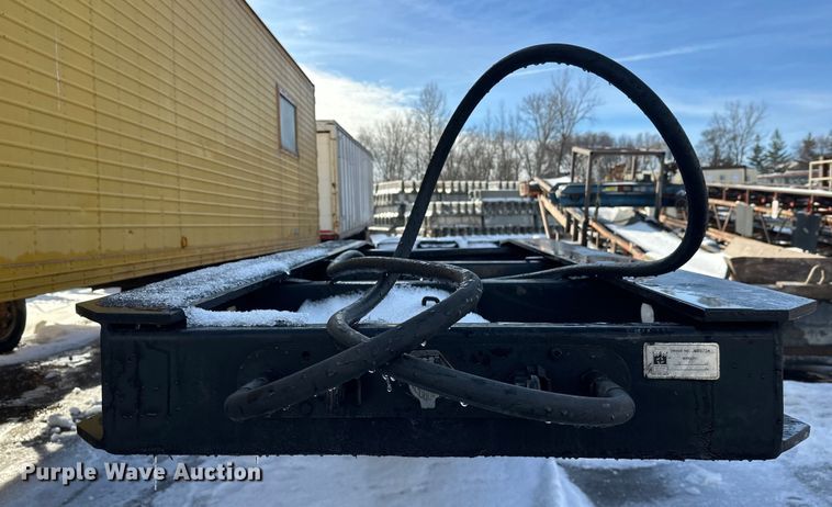 image for item DW4399 2005 Trail King Industries TK110HDG-533 lowboy equipment trailer