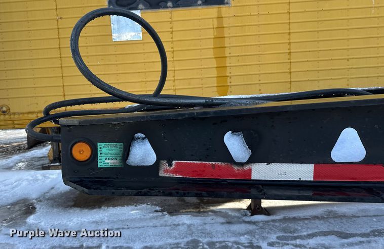 image for item DW4399 2005 Trail King Industries TK110HDG-533 lowboy equipment trailer