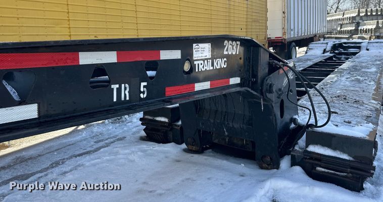 image for item DW4399 2005 Trail King Industries TK110HDG-533 lowboy equipment trailer