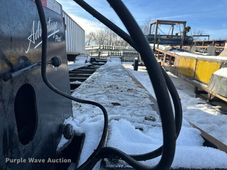 image for item DW4399 2005 Trail King Industries TK110HDG-533 lowboy equipment trailer