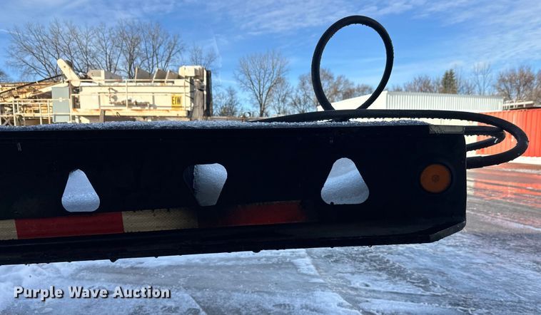 image for item DW4399 2005 Trail King Industries TK110HDG-533 lowboy equipment trailer