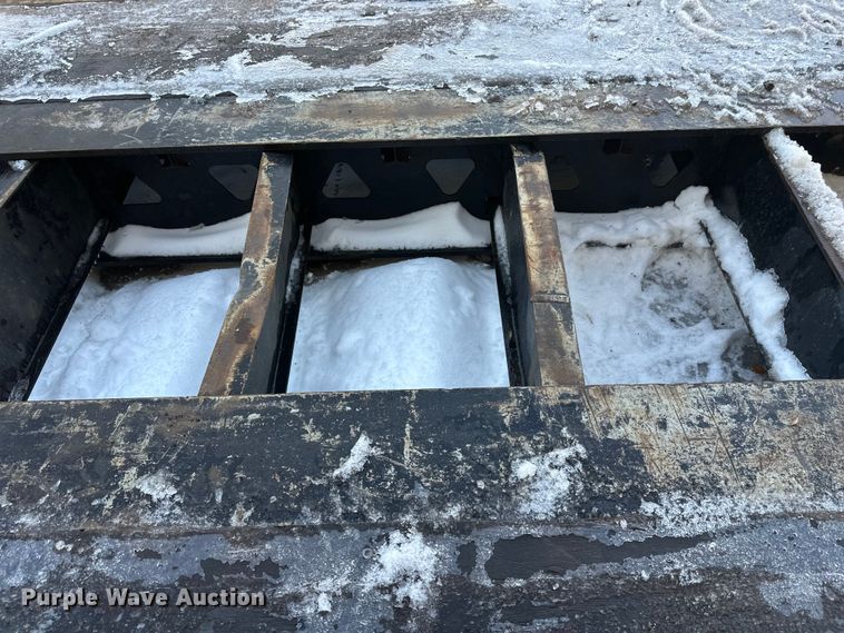 image for item DW4399 2005 Trail King Industries TK110HDG-533 lowboy equipment trailer