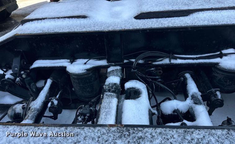 image for item DW4399 2005 Trail King Industries TK110HDG-533 lowboy equipment trailer