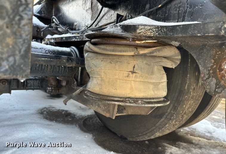 image for item DW4399 2005 Trail King Industries TK110HDG-533 lowboy equipment trailer