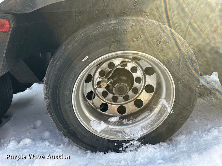 image for item DW4399 2005 Trail King Industries TK110HDG-533 lowboy equipment trailer