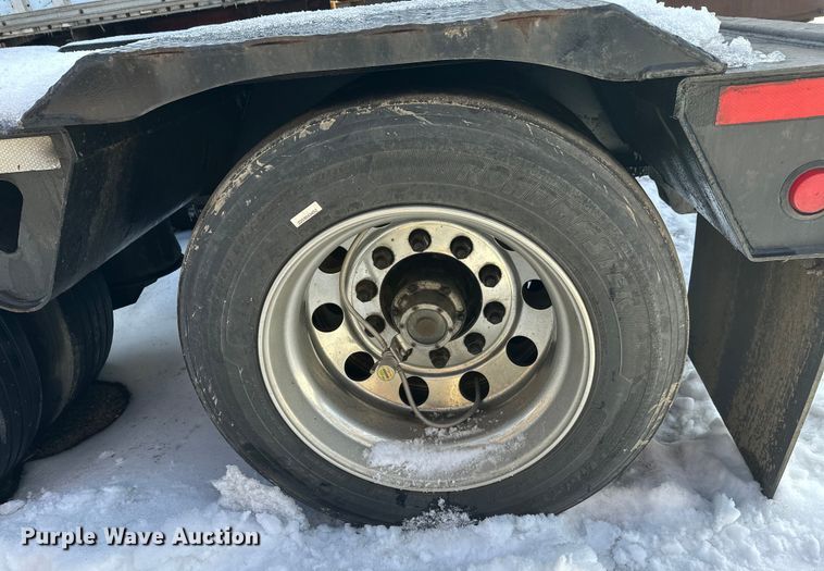 image for item DW4399 2005 Trail King Industries TK110HDG-533 lowboy equipment trailer