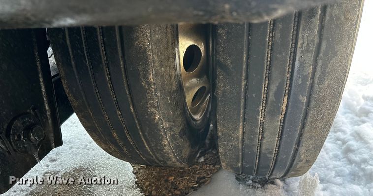 image for item DW4399 2005 Trail King Industries TK110HDG-533 lowboy equipment trailer