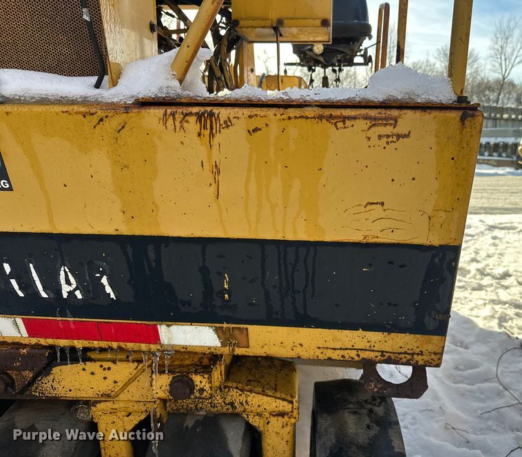 image for item DW4400 Caterpillar PS-110 pneumatic roller