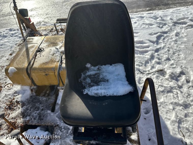 image for item DW4400 Caterpillar PS-110 pneumatic roller