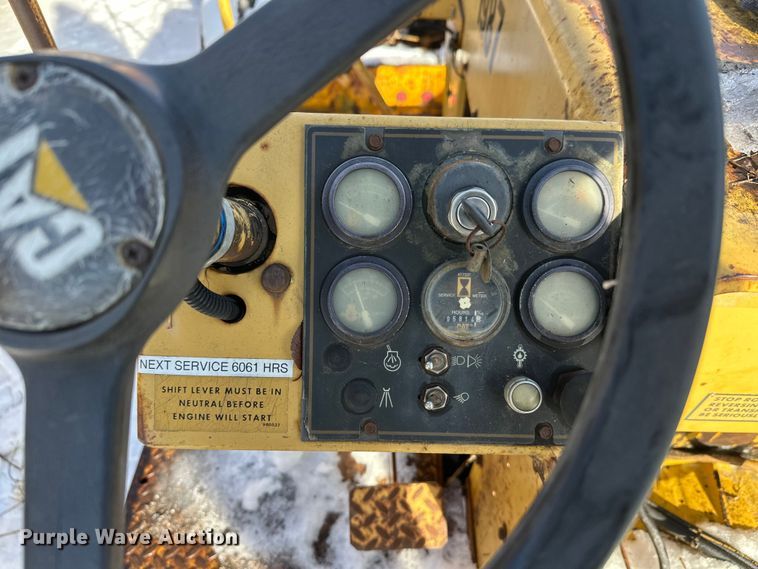 image for item DW4400 Caterpillar PS-110 pneumatic roller