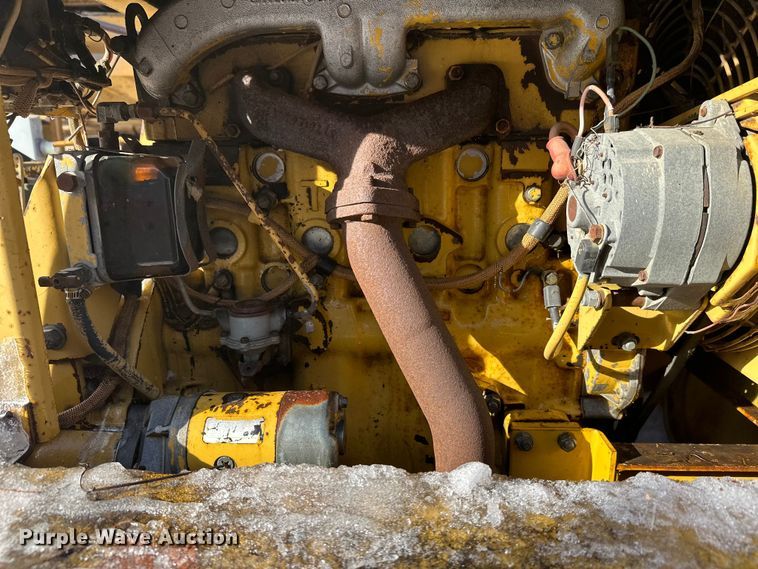 image for item DW4400 Caterpillar PS-110 pneumatic roller