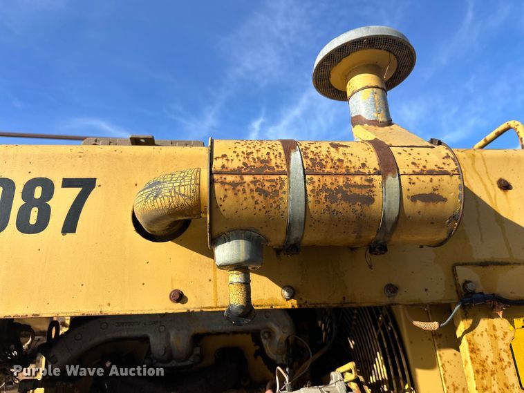 image for item DW4400 Caterpillar PS-110 pneumatic roller