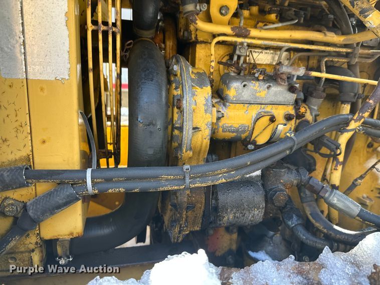 image for item DW4400 Caterpillar PS-110 pneumatic roller