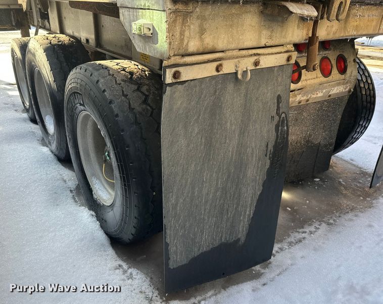 image for item DW4402 1994 East Manufacturing Corp. end dump trailer