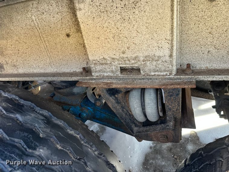 image for item DW4402 1994 East Manufacturing Corp. end dump trailer