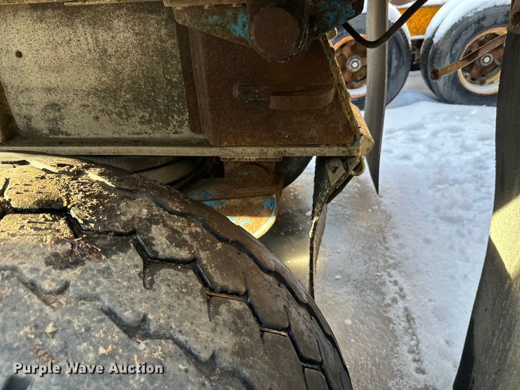 image for item DW4402 1994 East Manufacturing Corp. end dump trailer