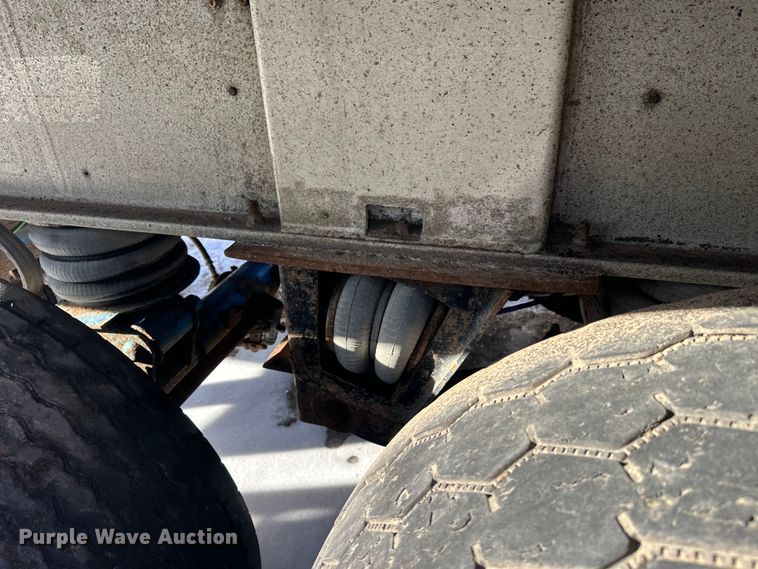 image for item DW4402 1994 East Manufacturing Corp. end dump trailer