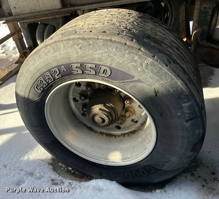 image for item DW4402 1994 East Manufacturing Corp. end dump trailer